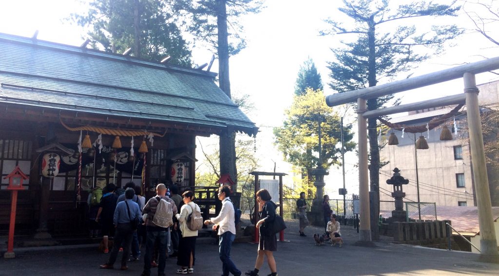 伊香神社本尊