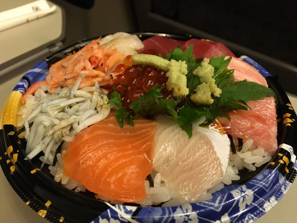 熱海駅の海鮮丼