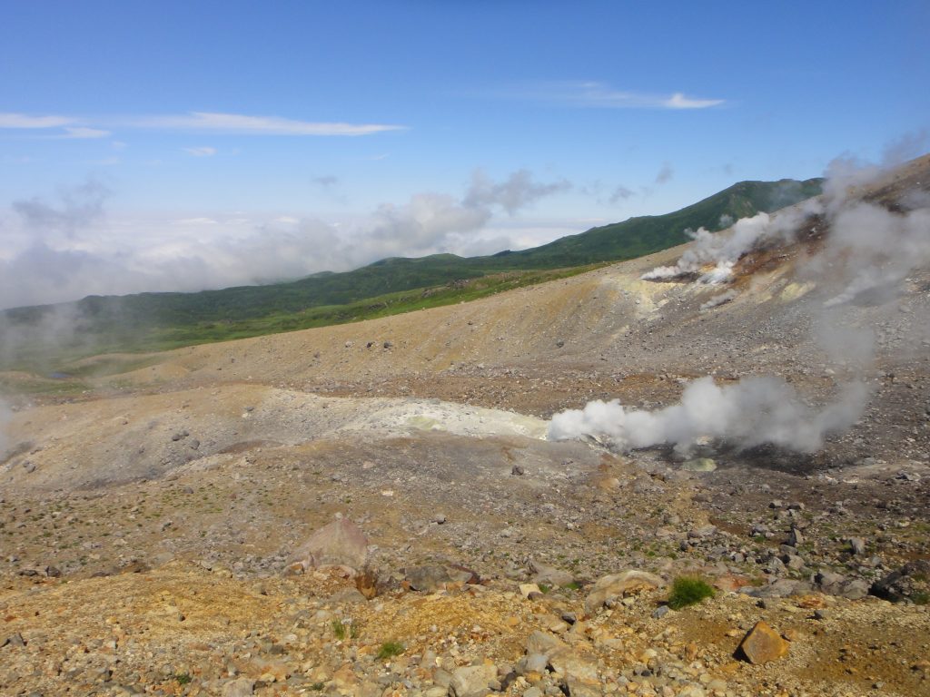 登山道から噴煙