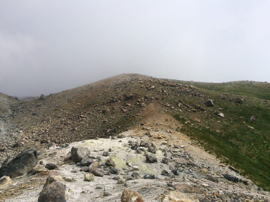 山頂が見えなくなる
