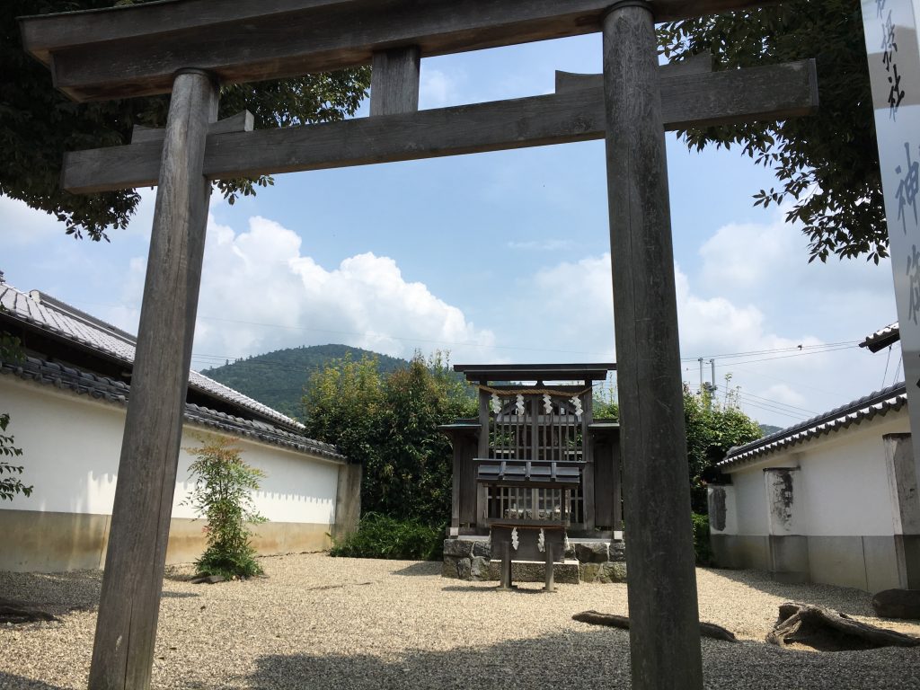 神御前神社と三輪山