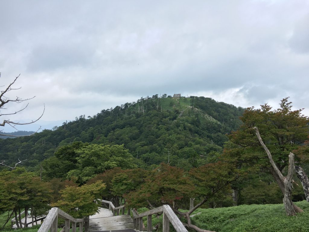 日出ヶ岳山頂遠望