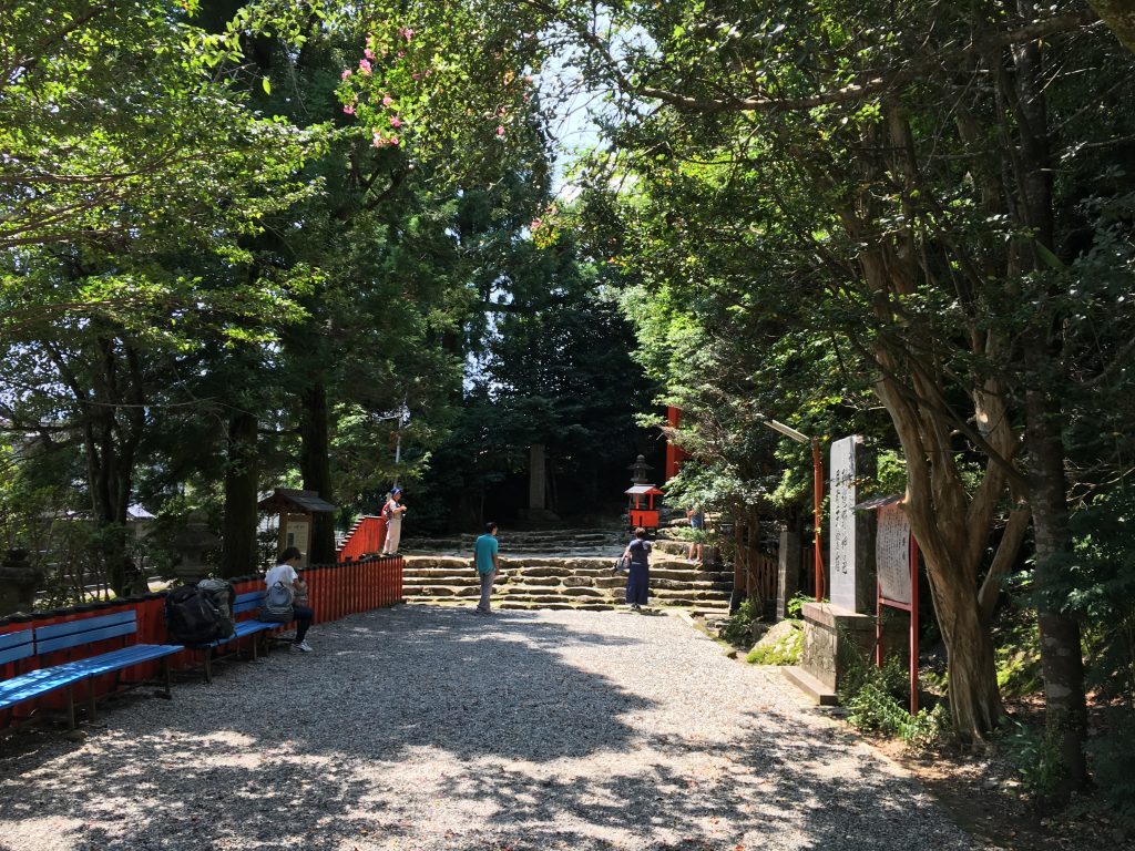 神倉神社境内