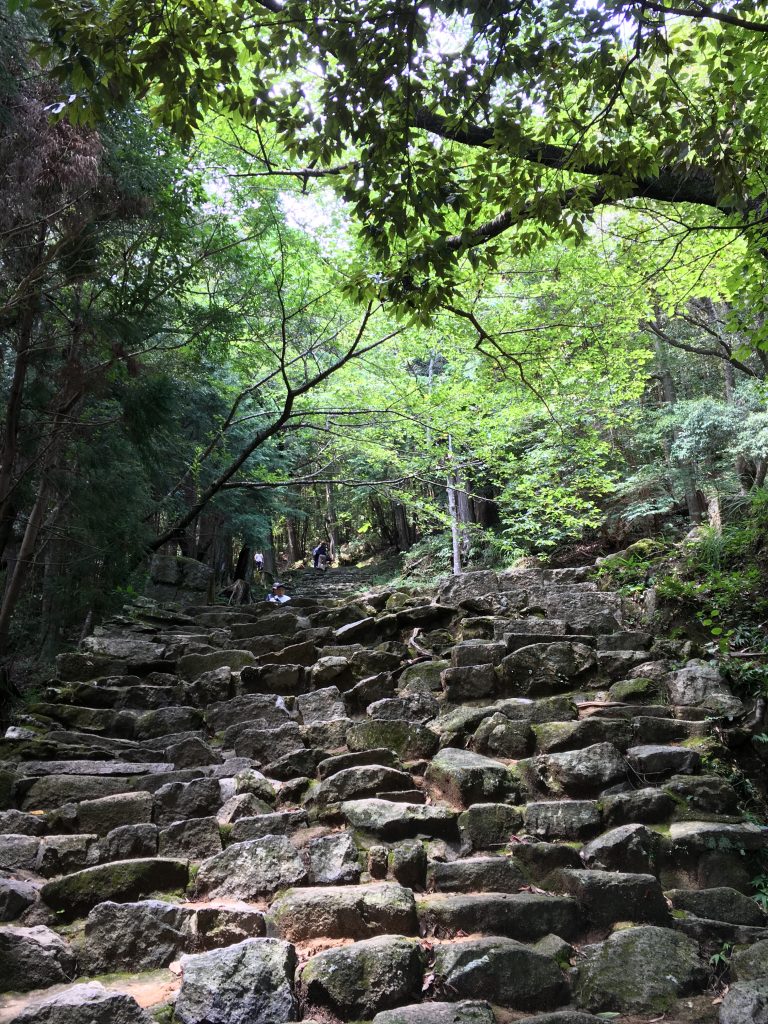 天磐盾までの階段