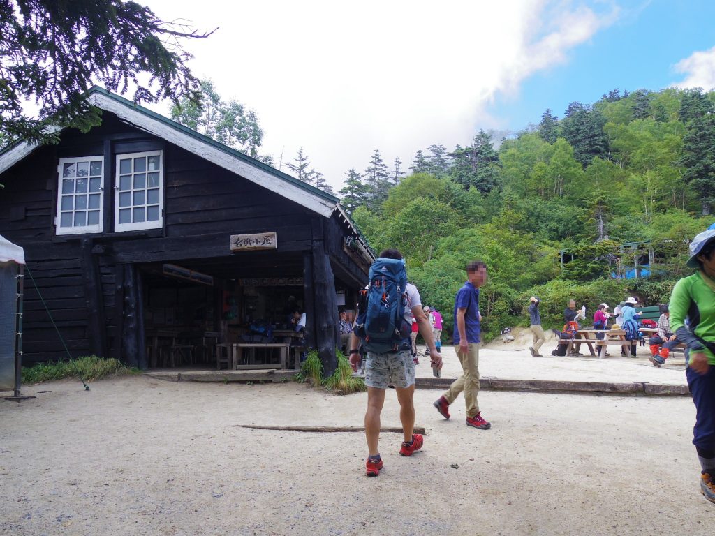 合戦小屋に到着