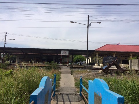 アユタヤ駅の裏側