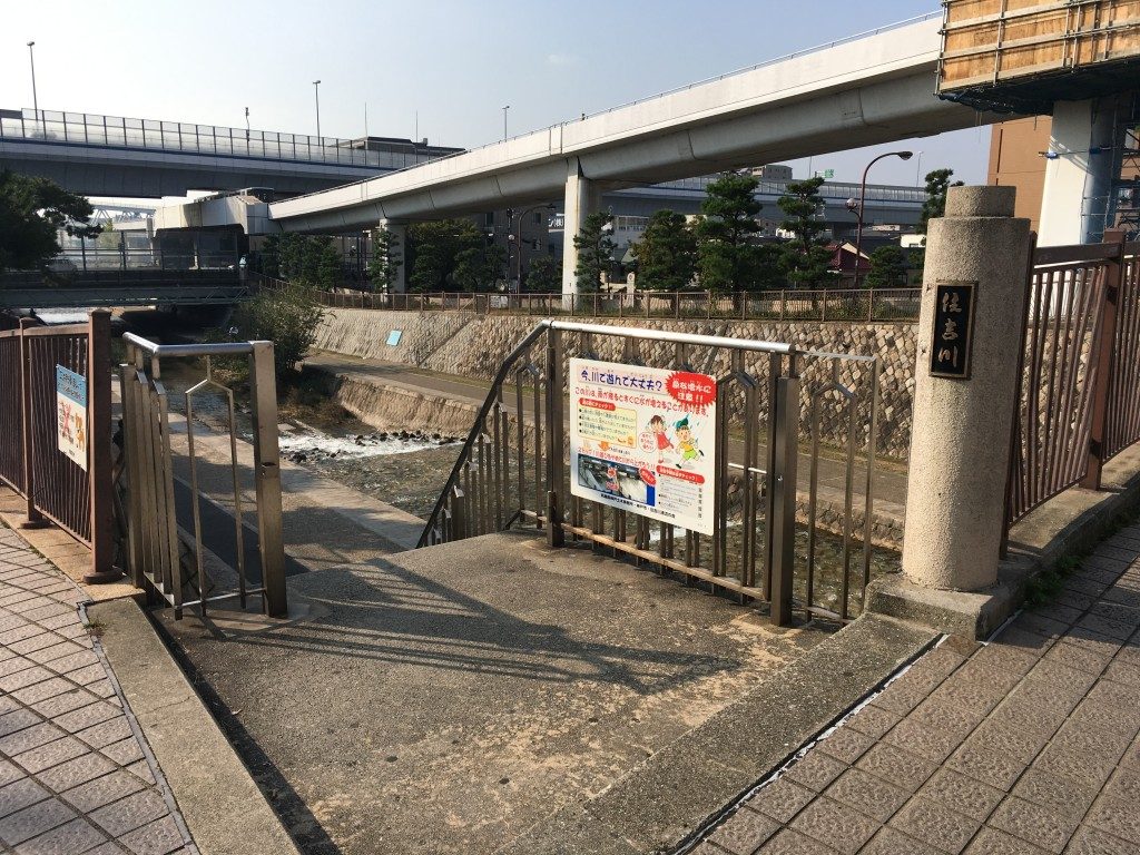 ランニングコース入口