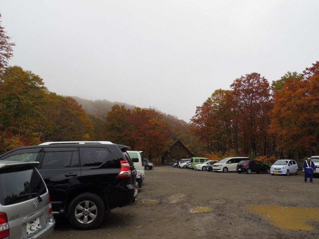 八方台登山口駐車場