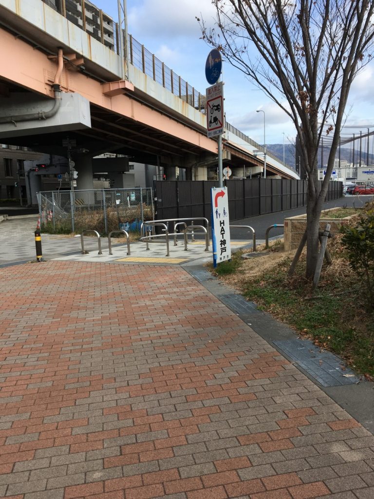 公園東側出入り口