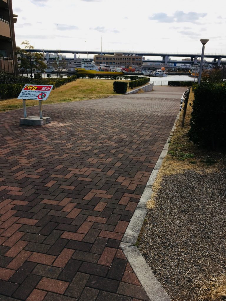 入り口