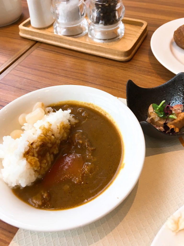 ベイシェラトンのカレー