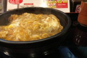 カツ丼横から