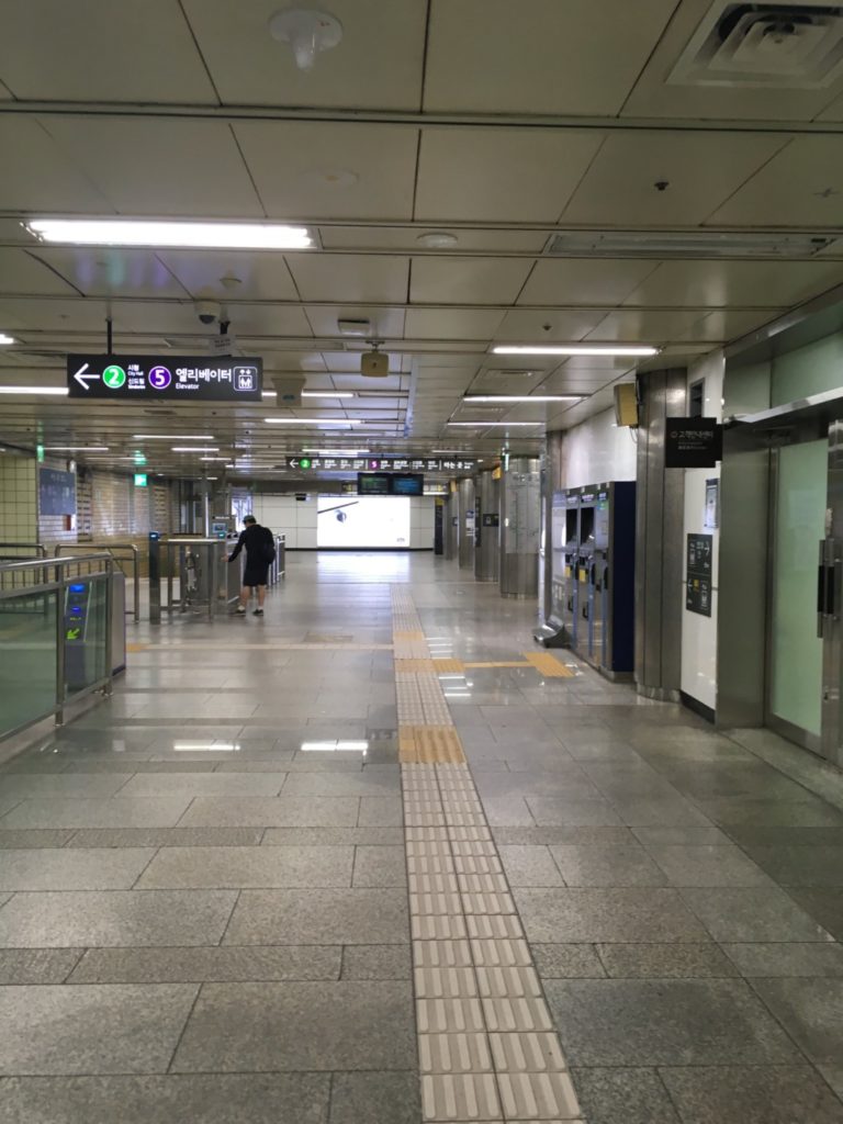 地下鉄構内