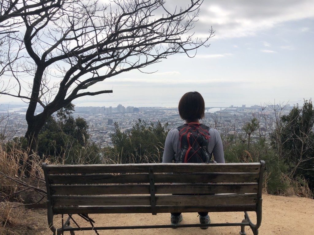 ベンチ