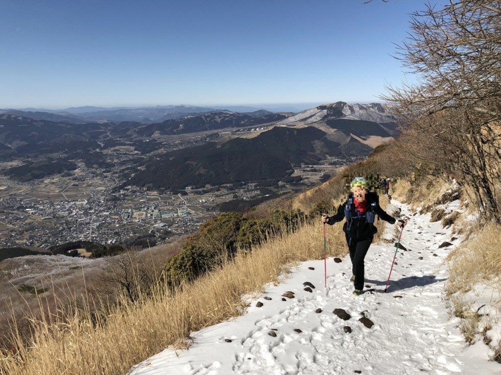 雪のトレイル由布岳