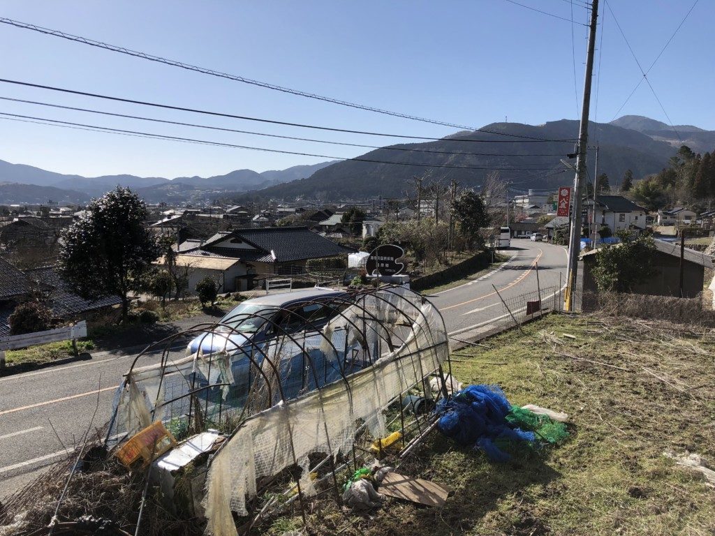 西登山口ルートと町並み