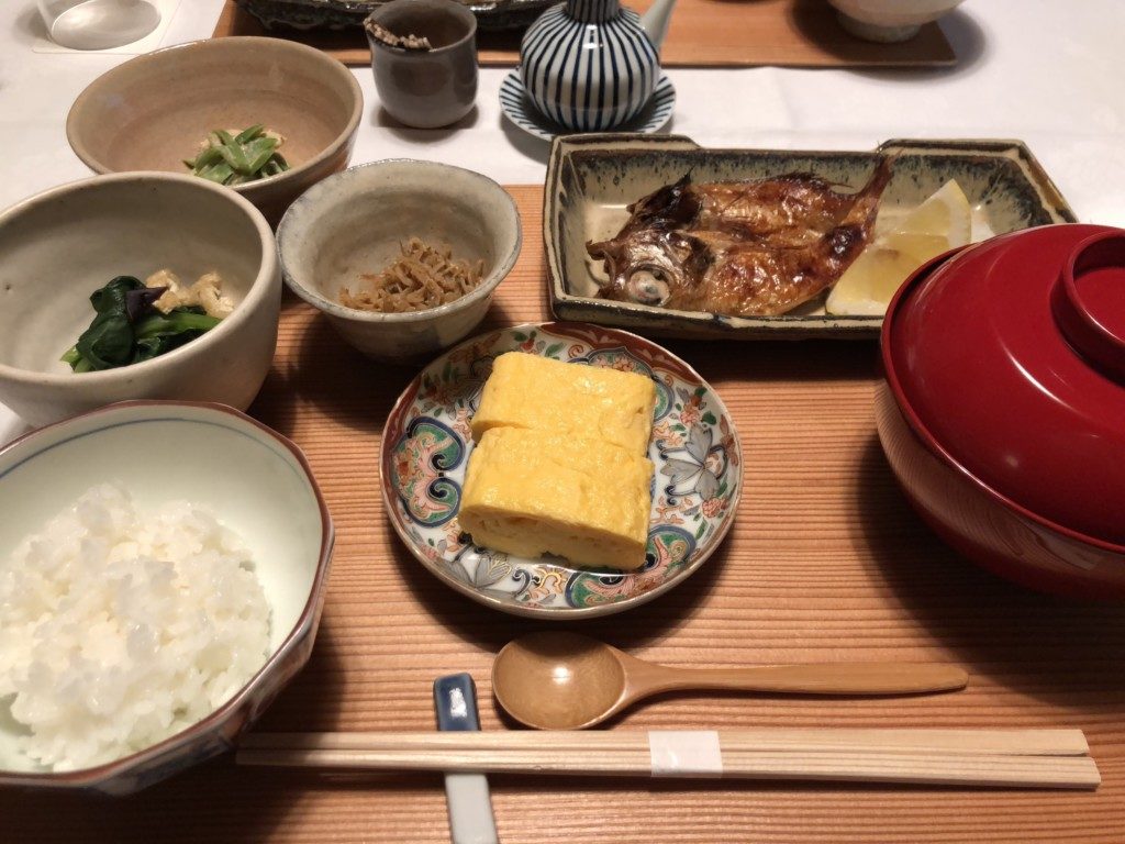 朝食