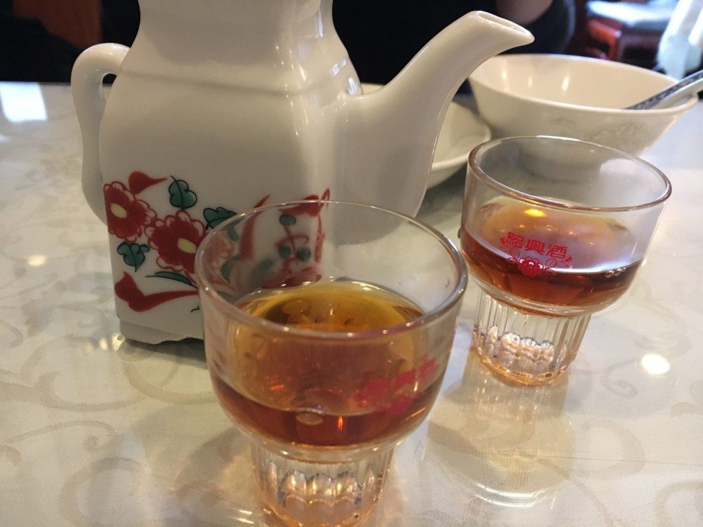 お昼から紹興酒