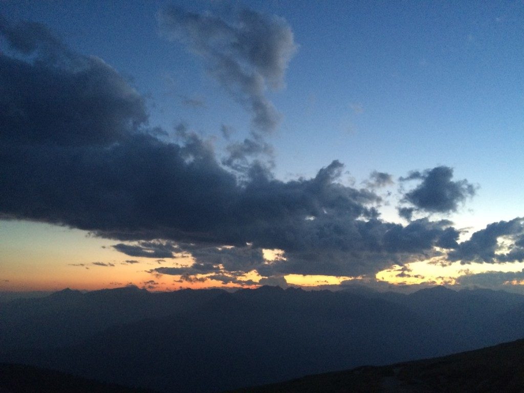 山と雲、そして夕焼け