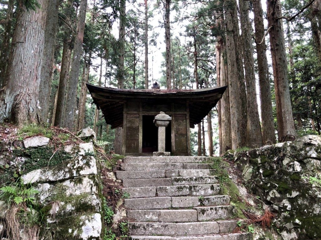 古びたお堂
