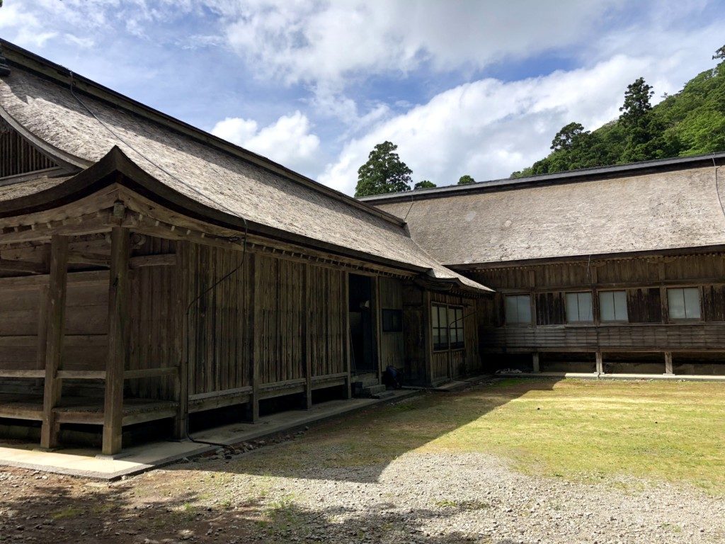 大神山神社の裏側