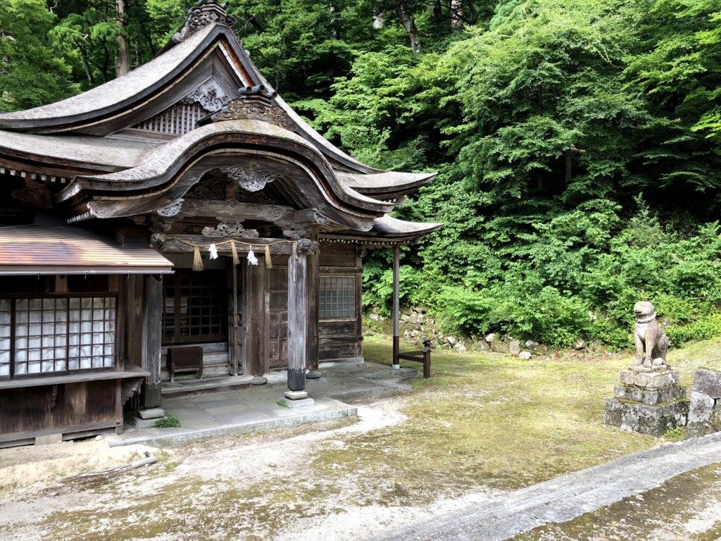 下山神社本殿