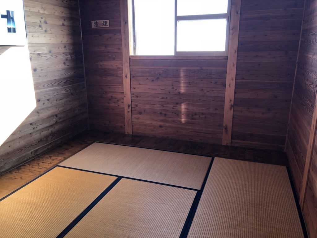 個室の中