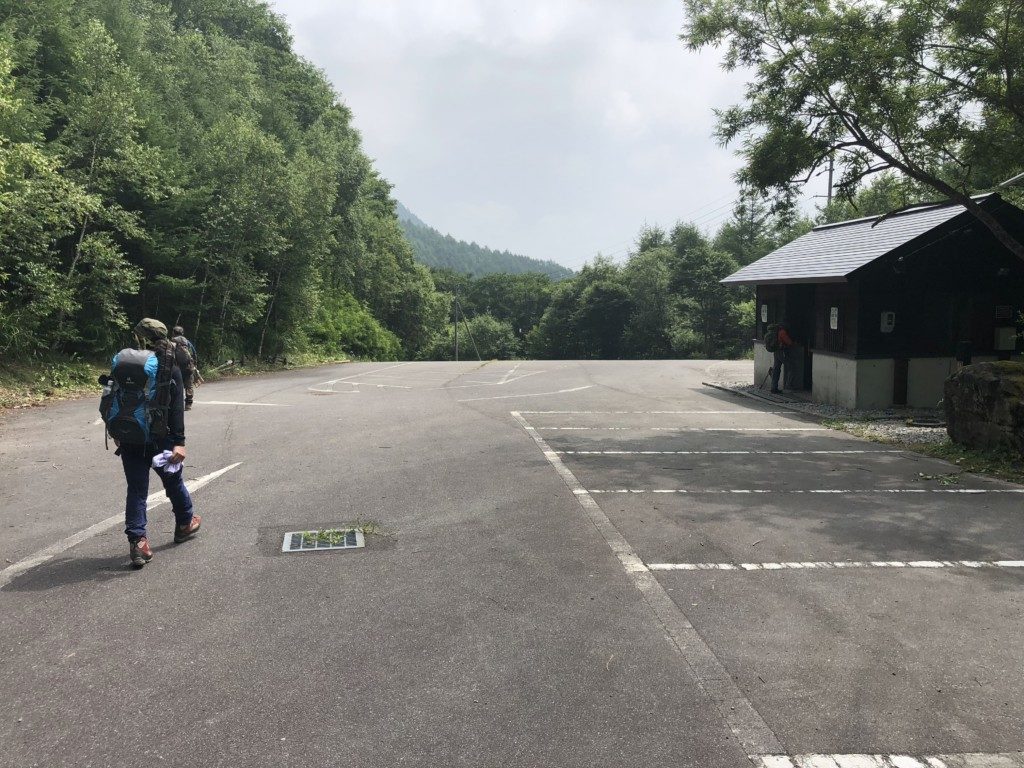 三股駐車場