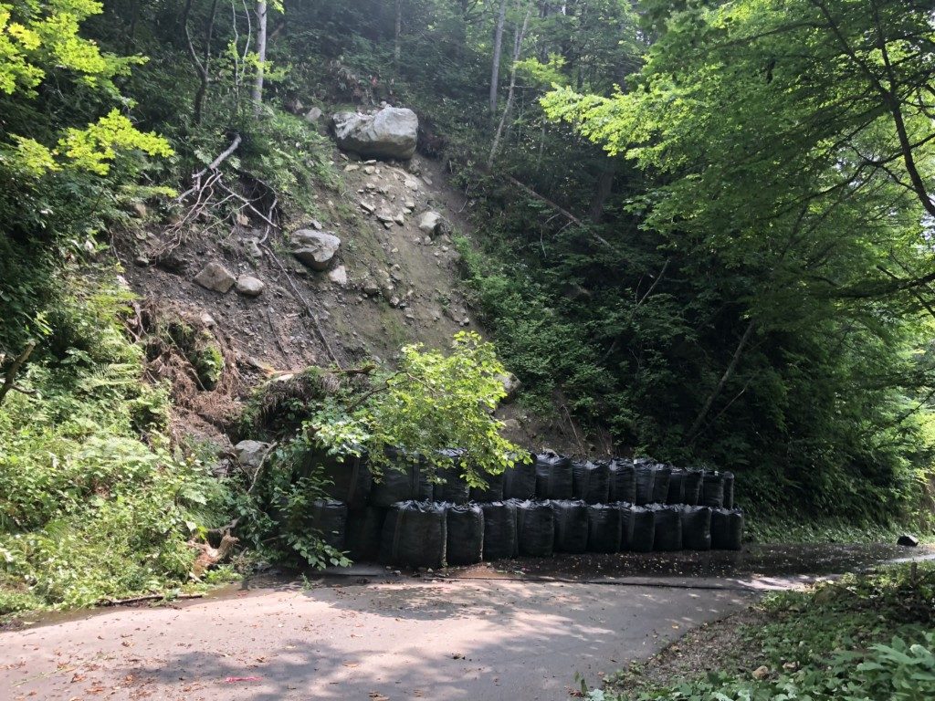 土砂崩れ