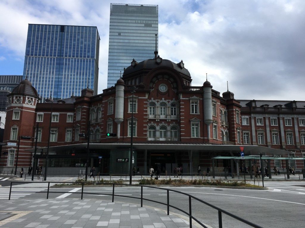 二重橋前駅