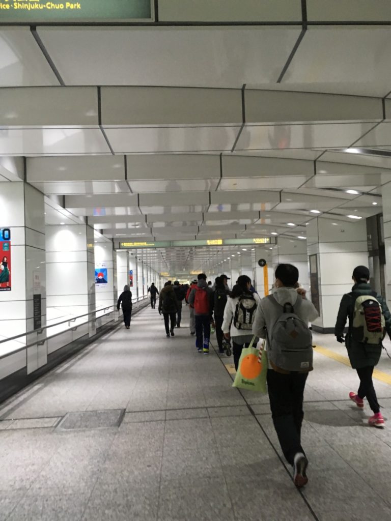 都庁までの道