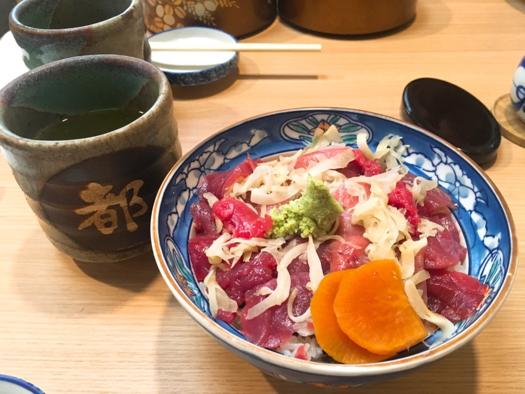 マグロ丼
