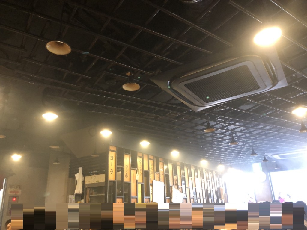 いせや店内