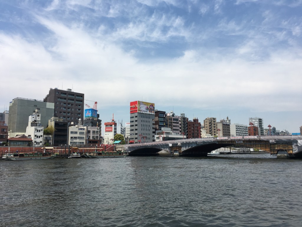 隅田川テラスから見た吾妻橋
