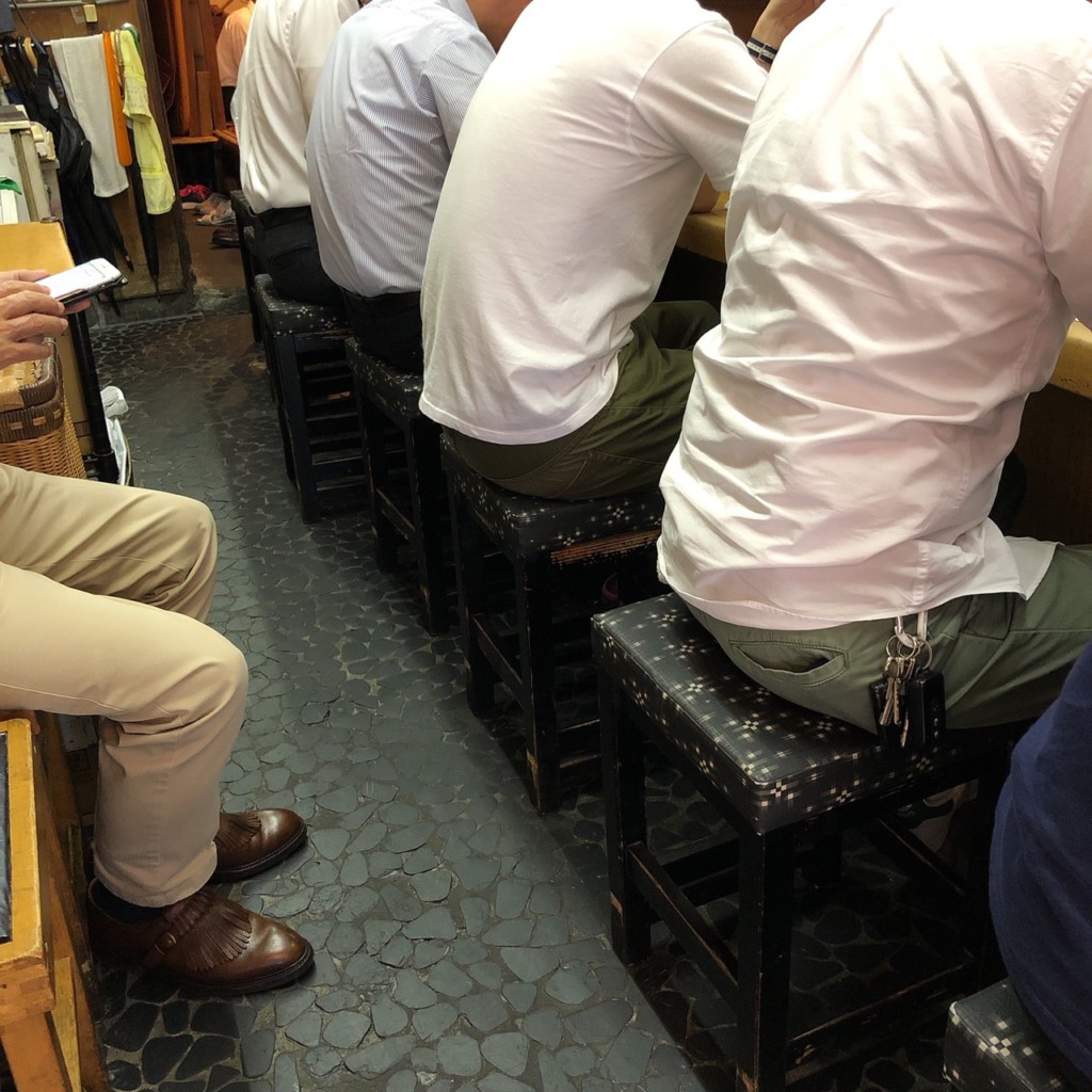 天ぷら中山店内