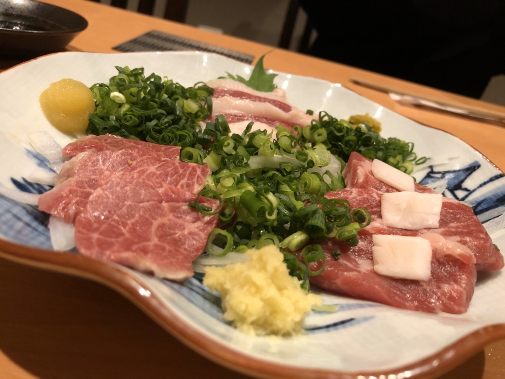 馬刺し三種盛りアップ