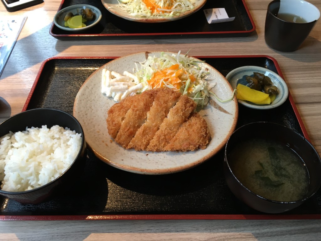 チキンカツ定食